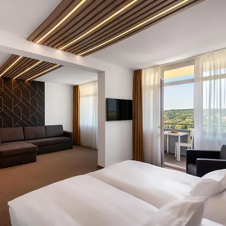 Hunguest Helios Hotel