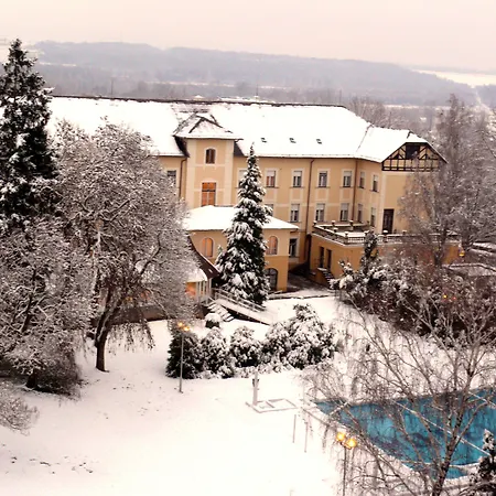 Hunguest Helios Hotell 4*